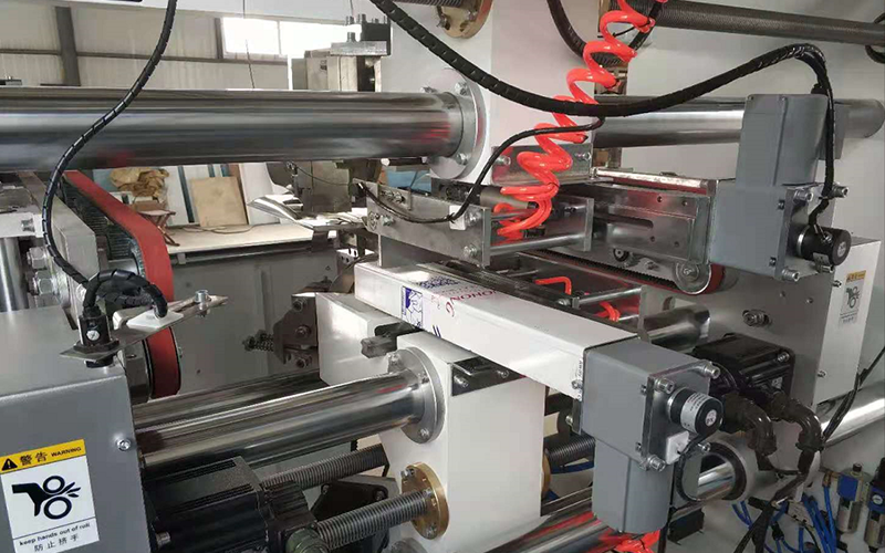 Carton stitcher machine